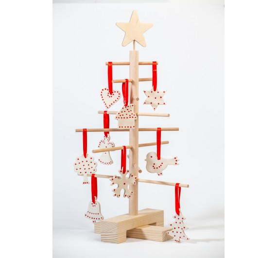 Xmas3 XS2 wooden tree with  SnowClay ornaments 